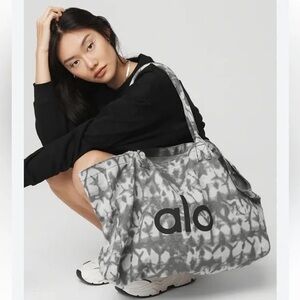 ALO Tote Bag in Grey Tie dye NWOT